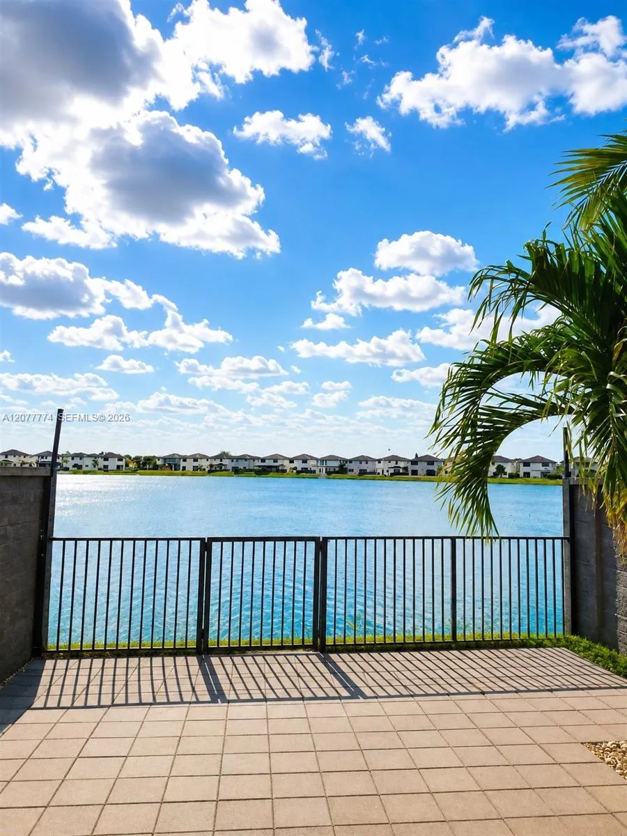 9116 NW 158th St Miami Lakes, FL 33018