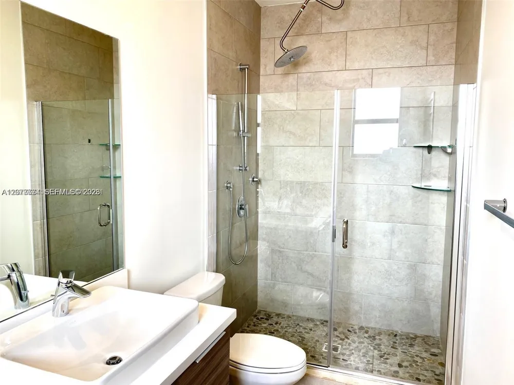 9116 NW 158th St Miami Lakes, FL 33018
