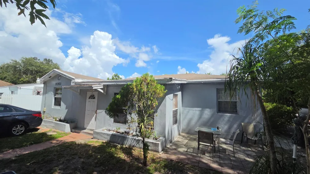 2351 NW 104TH TERRACE Miami, FL 33147