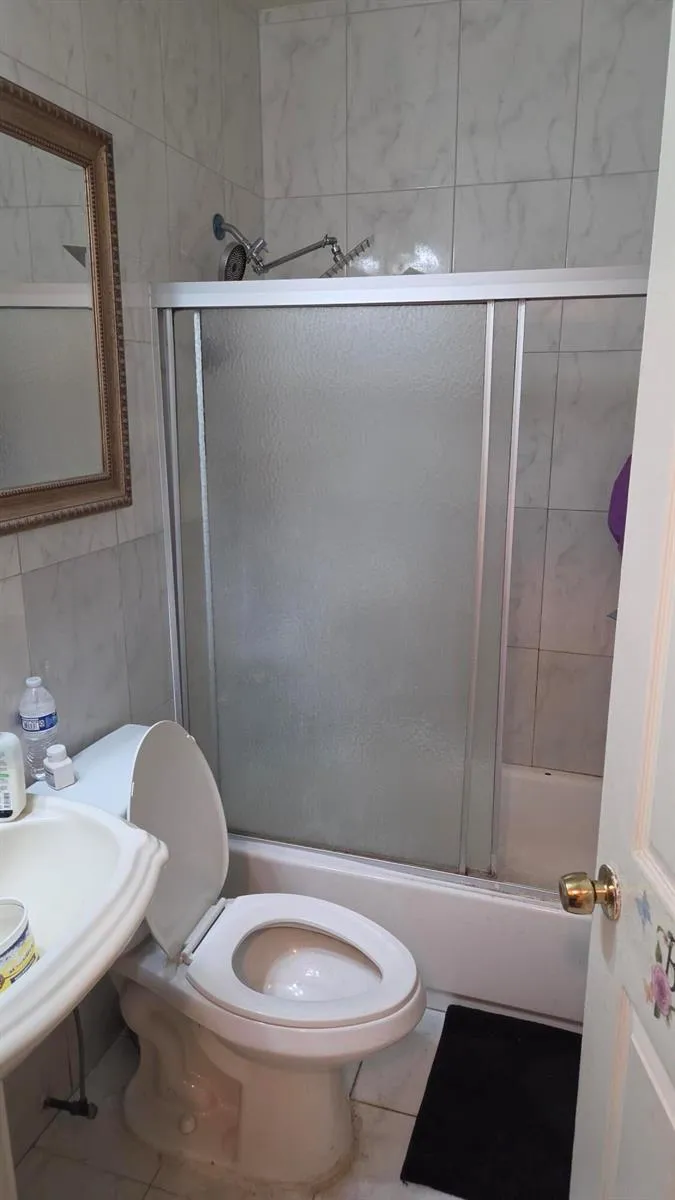 2351 NW 104TH TERRACE Miami, FL 33147