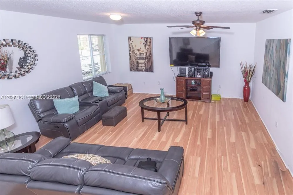 8922 SW 18th St Miramar, FL 33025