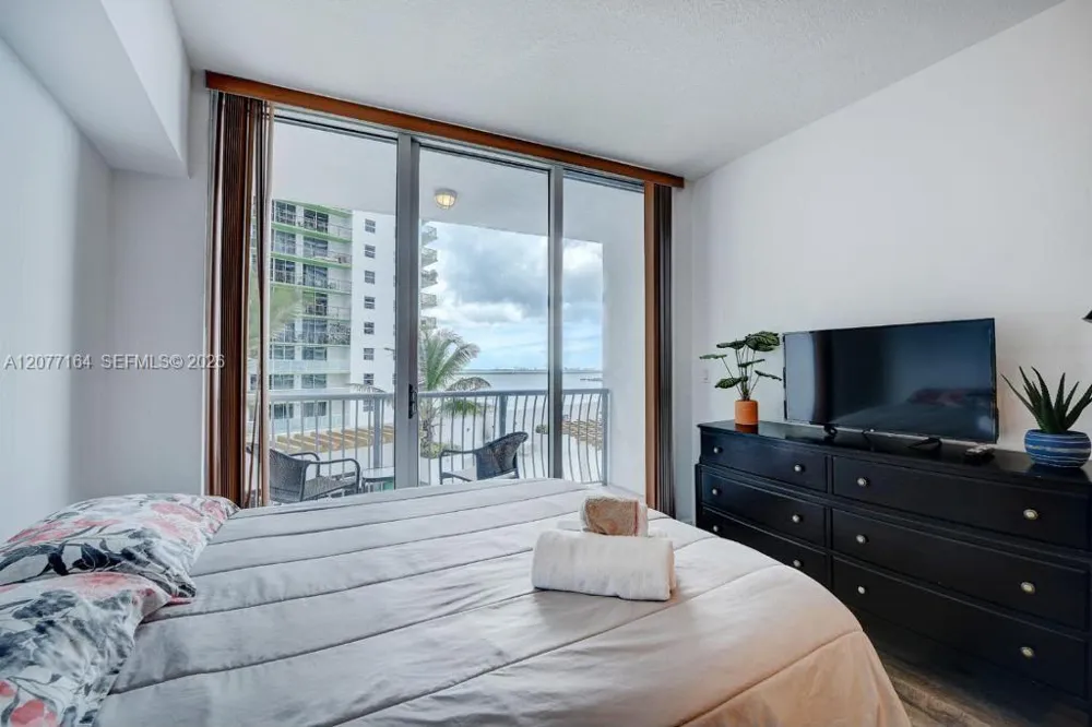 1750 Bayshore Dr #1203 Miami, FL 33132