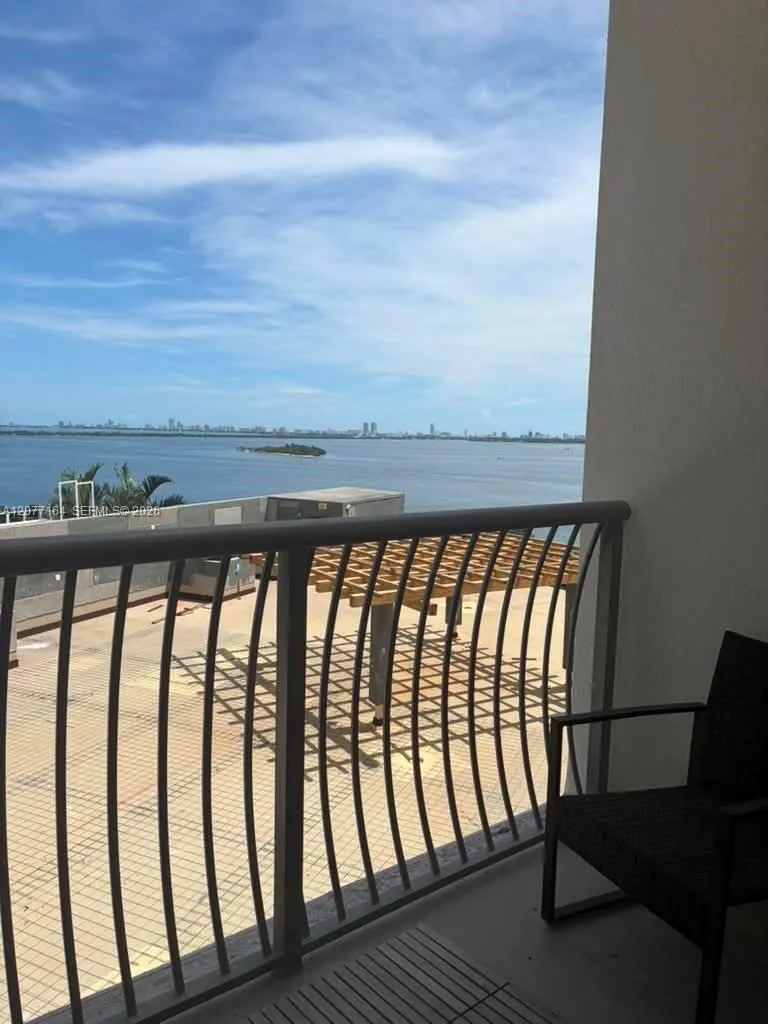 1750 Bayshore Dr #1203 Miami, FL 33132