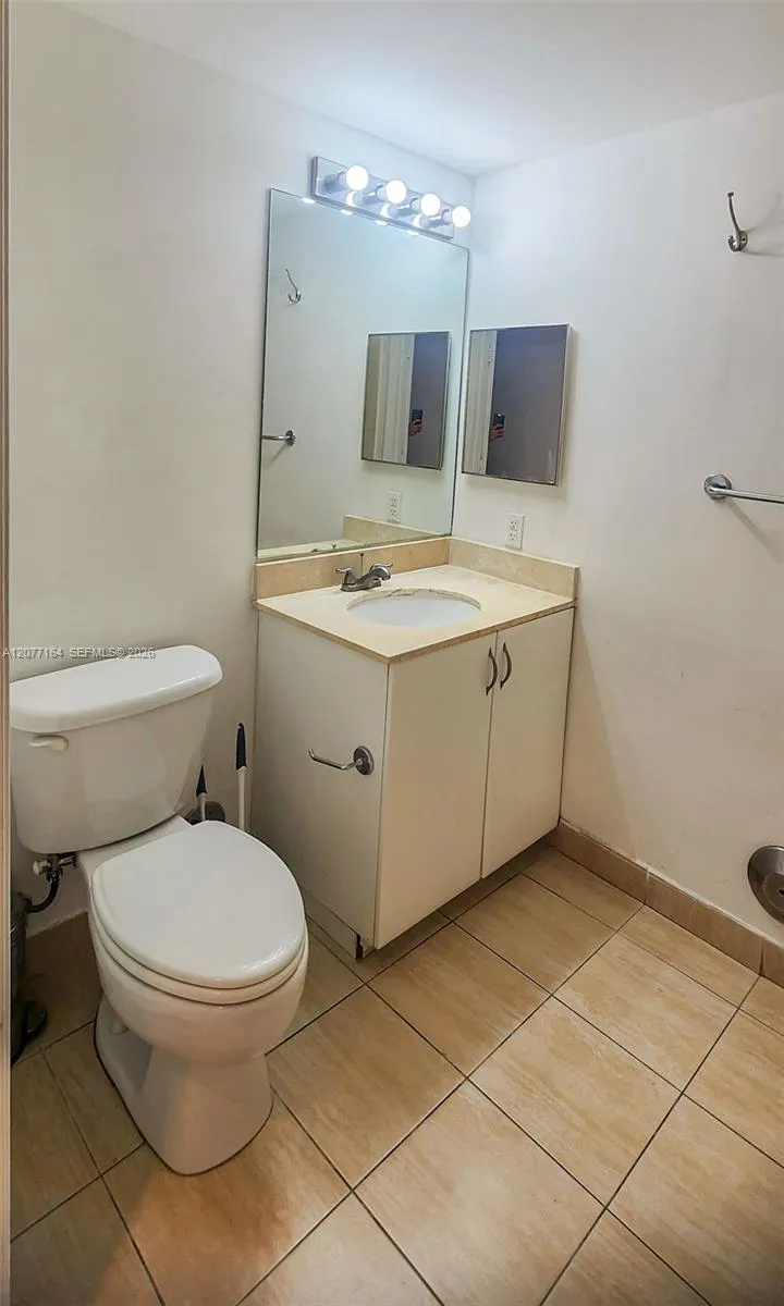 1750 Bayshore Dr #1203 Miami, FL 33132
