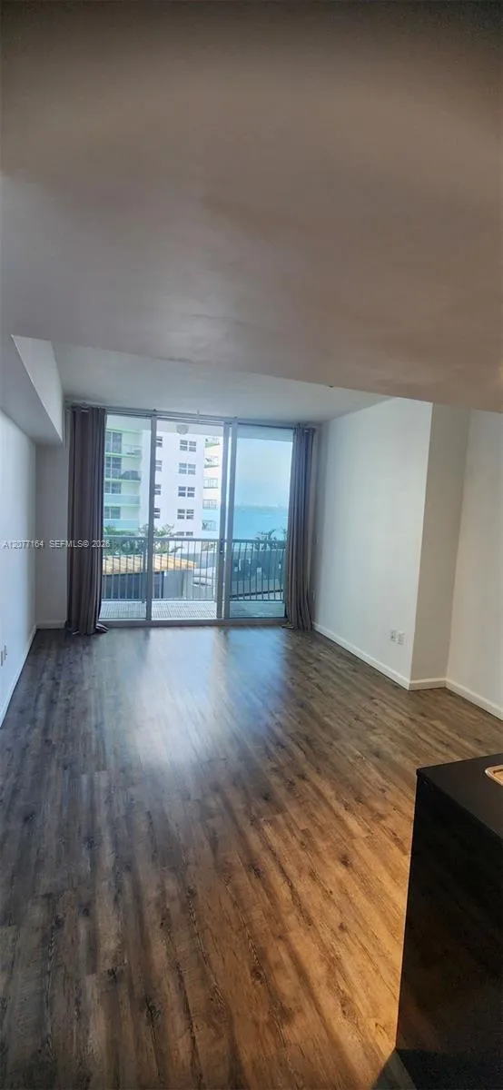 1750 Bayshore Dr #1203 Miami, FL 33132