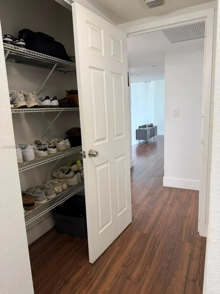3375 Country Club Dr #607 Aventura, FL 33180