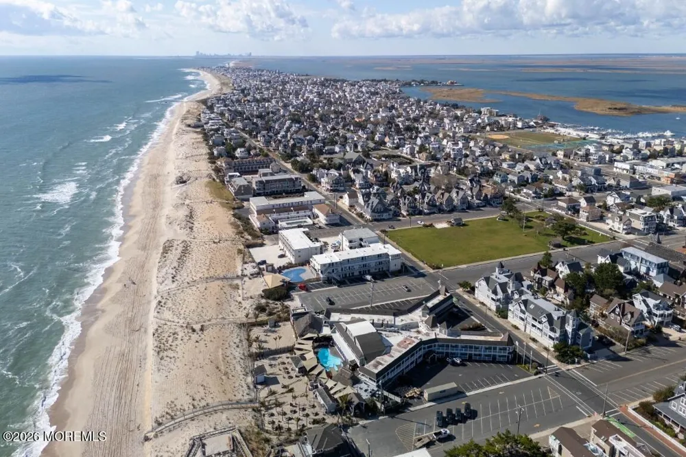 206 E 20th Street Long Beach, NJ 08008