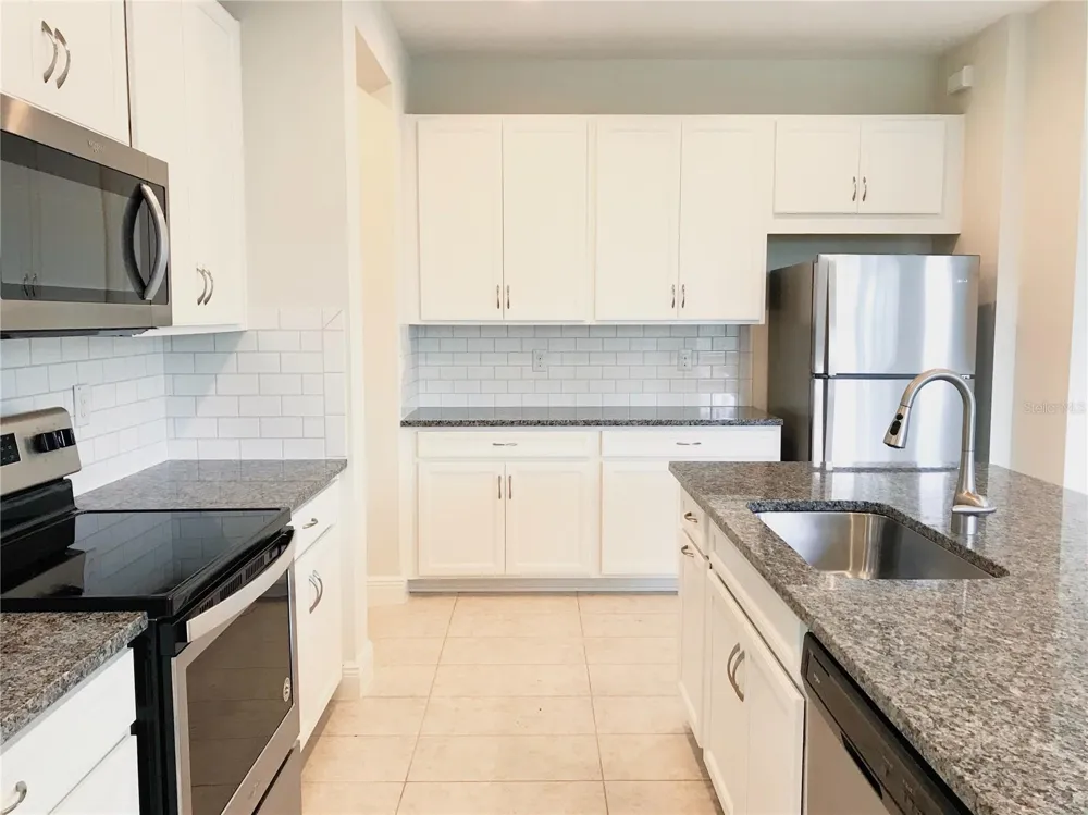 5518 VIOLA LEE WAY Lutz, FL 33558