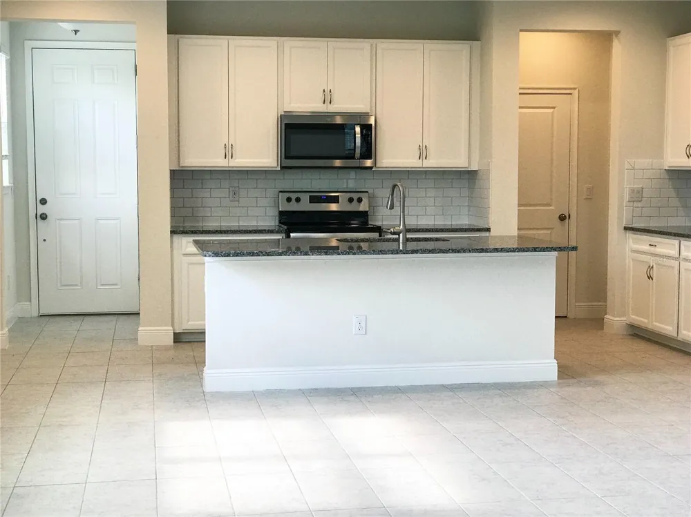 5518 VIOLA LEE WAY Lutz, FL 33558