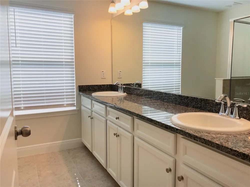 5518 VIOLA LEE WAY Lutz, FL 33558
