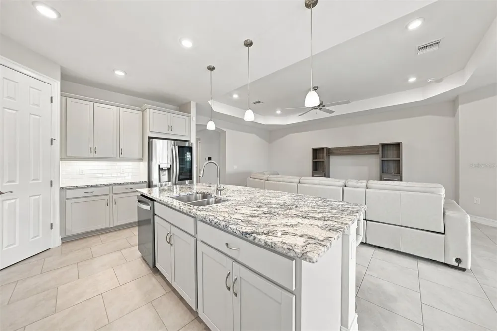 719 HEATHER LAKE AVENUE Cape Coral, FL 33993