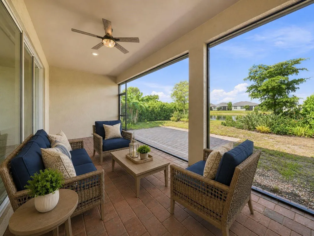 719 HEATHER LAKE AVENUE Cape Coral, FL 33993