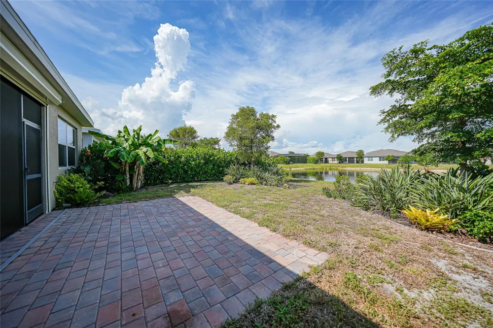 719 HEATHER LAKE AVENUE Cape Coral, FL 33993