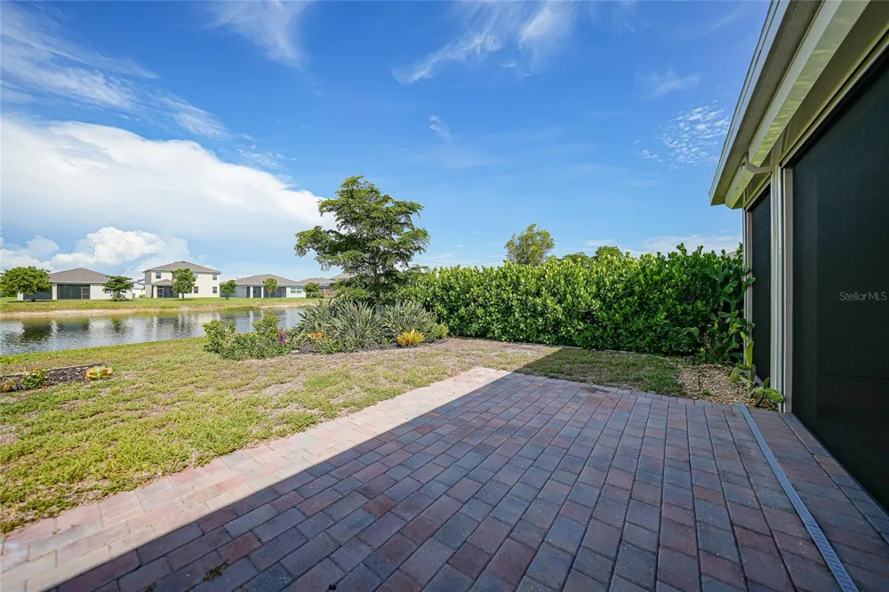719 HEATHER LAKE AVENUE Cape Coral, FL 33993