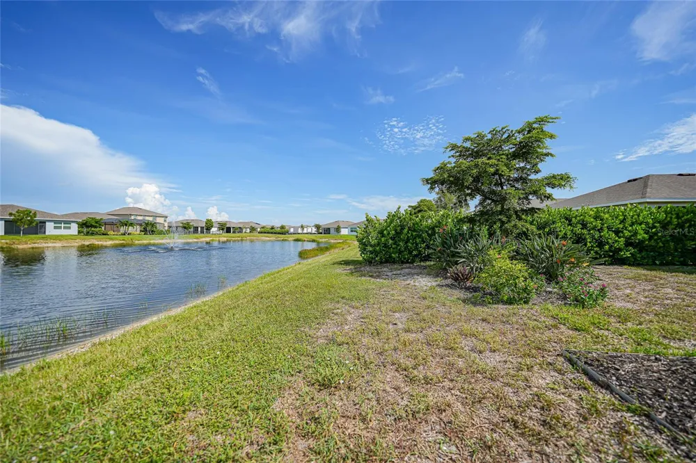719 HEATHER LAKE AVENUE Cape Coral, FL 33993