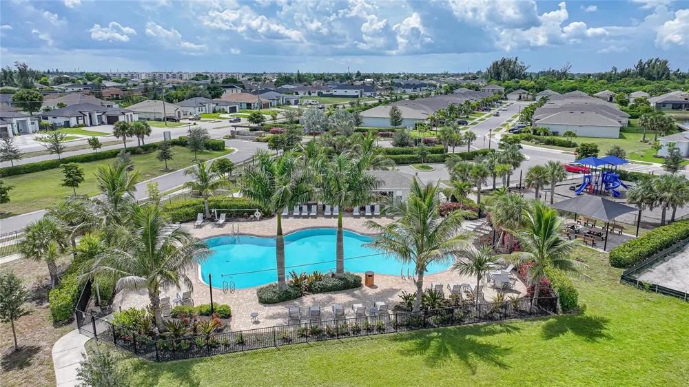 719 HEATHER LAKE AVENUE Cape Coral, FL 33993