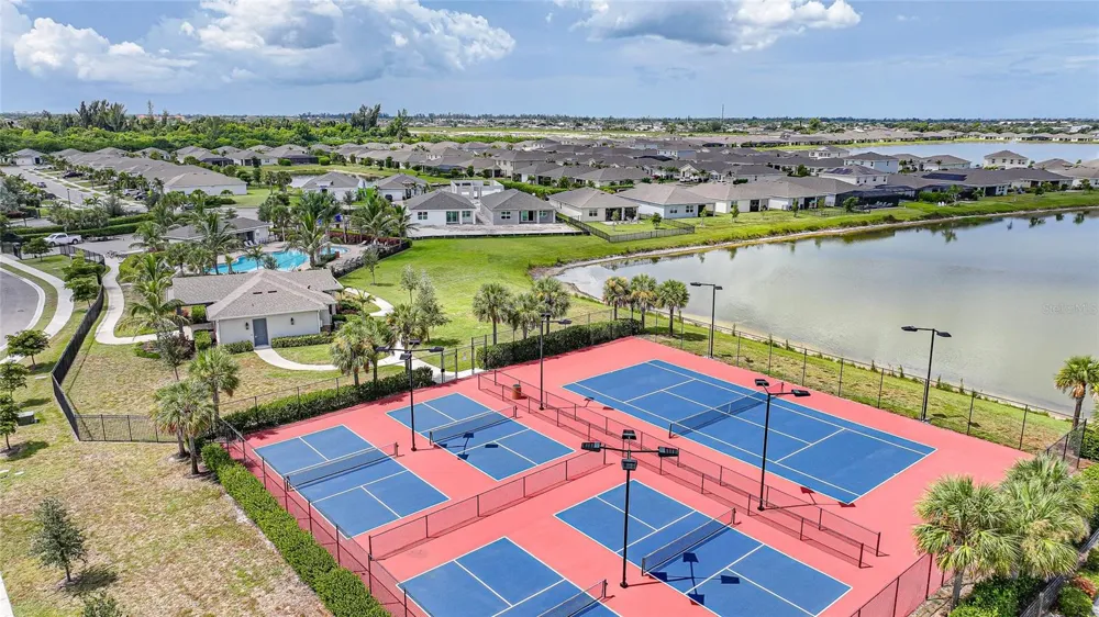 719 HEATHER LAKE AVENUE Cape Coral, FL 33993