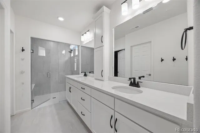 5037 Quemoy Street Aurora, CO 80019