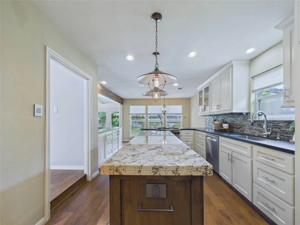 1010 Baronridge Drive Seabrook, TX 77586