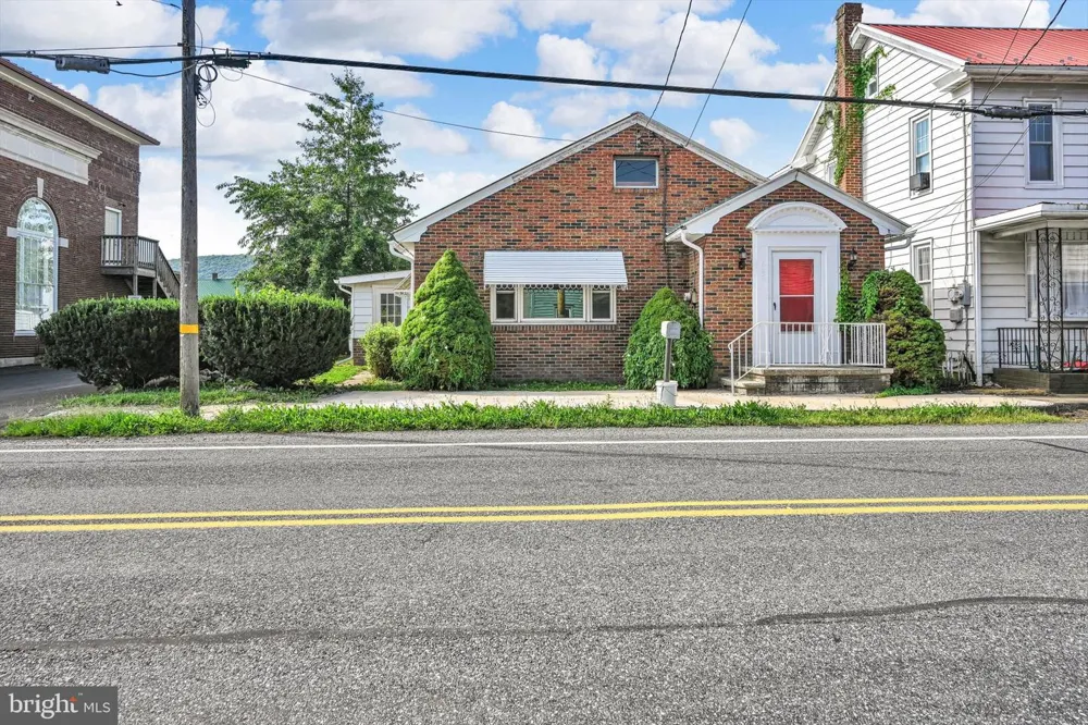 625 E MAIN STREET Hegins, PA 17938