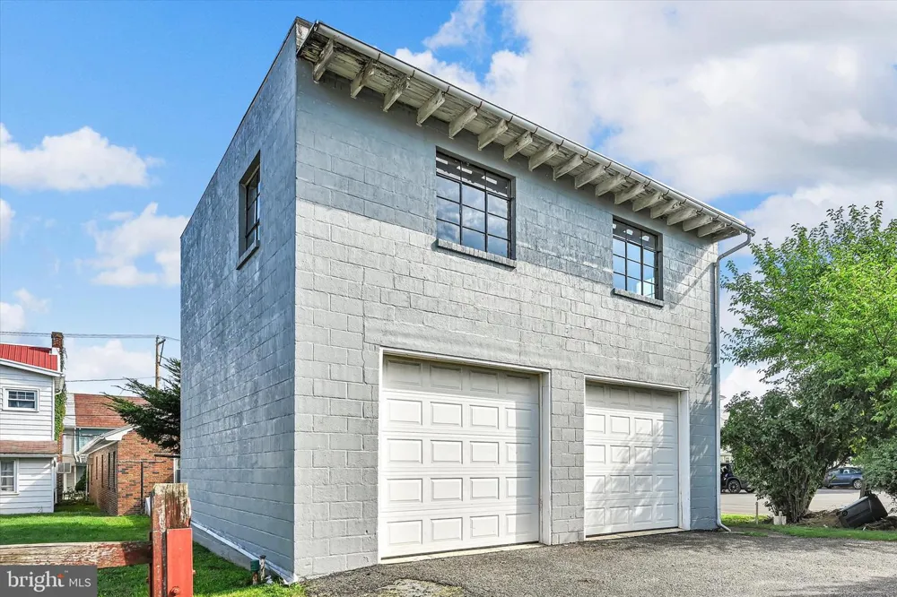 625 E MAIN STREET Hegins, PA 17938
