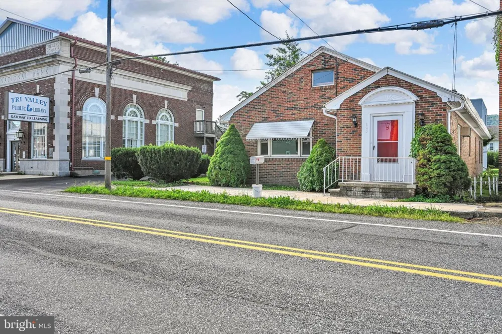 625 E MAIN STREET Hegins, PA 17938