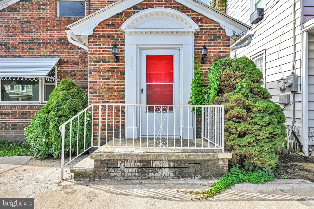 625 E MAIN STREET Hegins, PA 17938