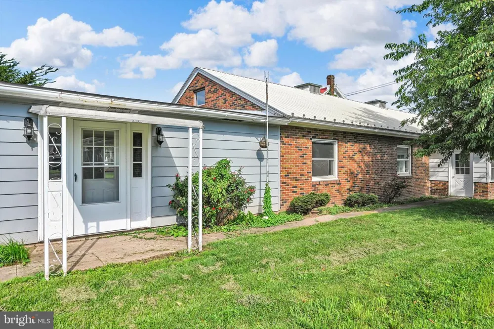 625 E MAIN STREET Hegins, PA 17938