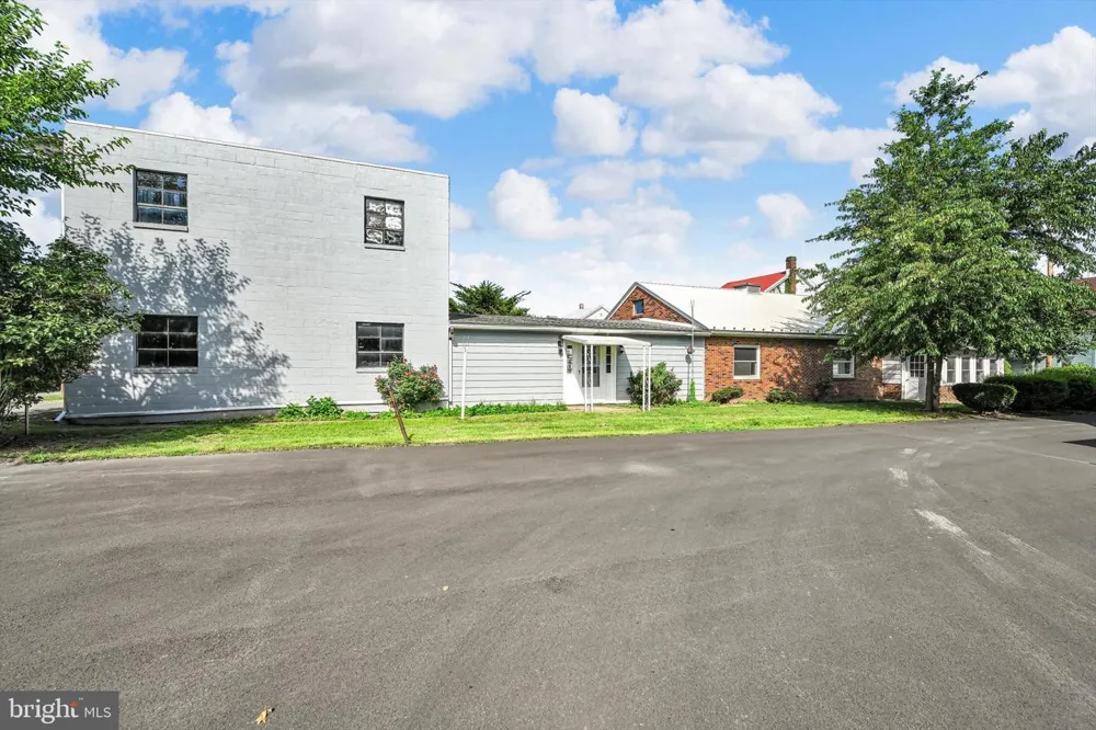 625 E MAIN STREET Hegins, PA 17938