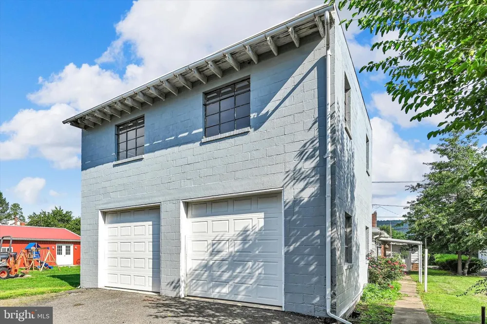 625 E MAIN STREET Hegins, PA 17938