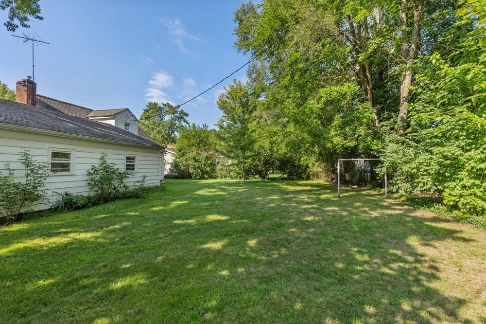 415 Hunt Street SE Lowell, MI 49331