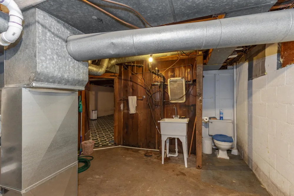 415 Hunt Street SE Lowell, MI 49331