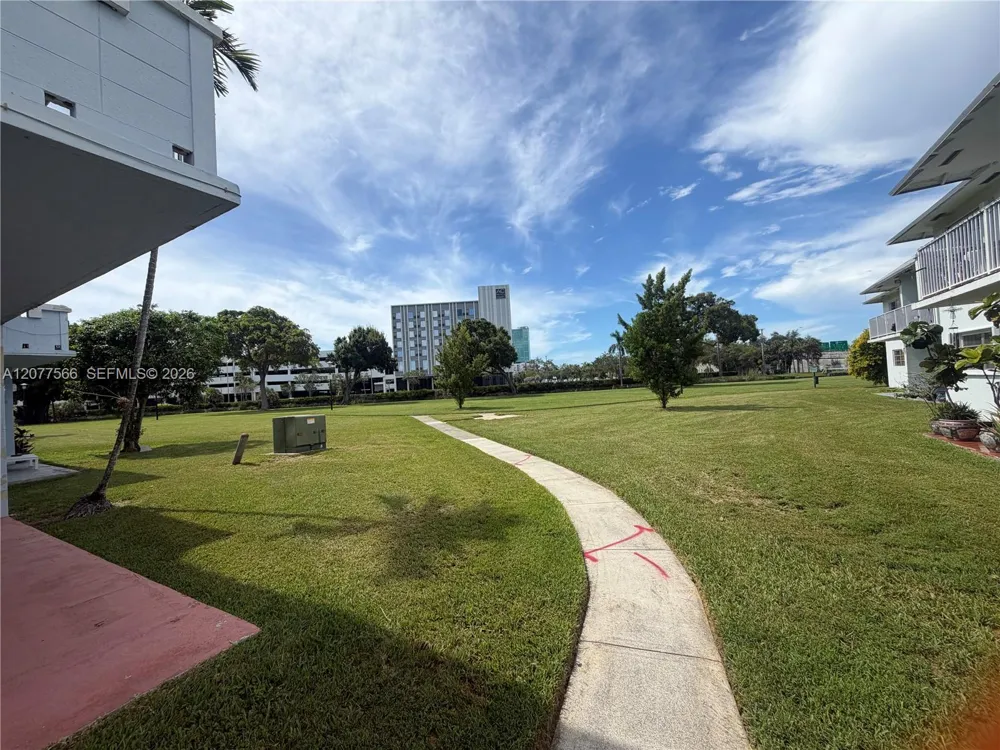 7590 SW 82nd St #F221 Miami, FL 33143