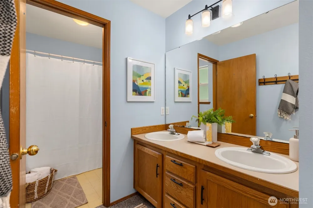 2914 NE Winesap Court Poulsbo, WA 98370