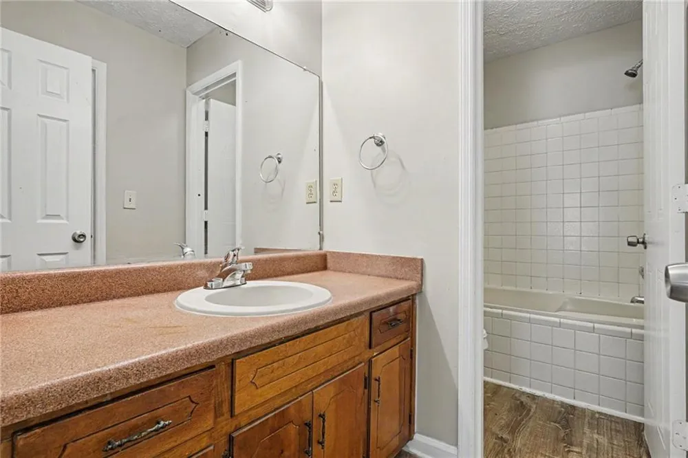 9042 Chestnut Lake Drive Jonesboro, GA 30236