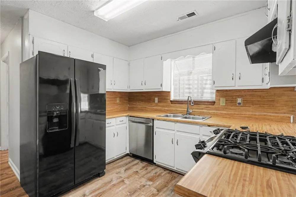 9042 Chestnut Lake Drive Jonesboro, GA 30236