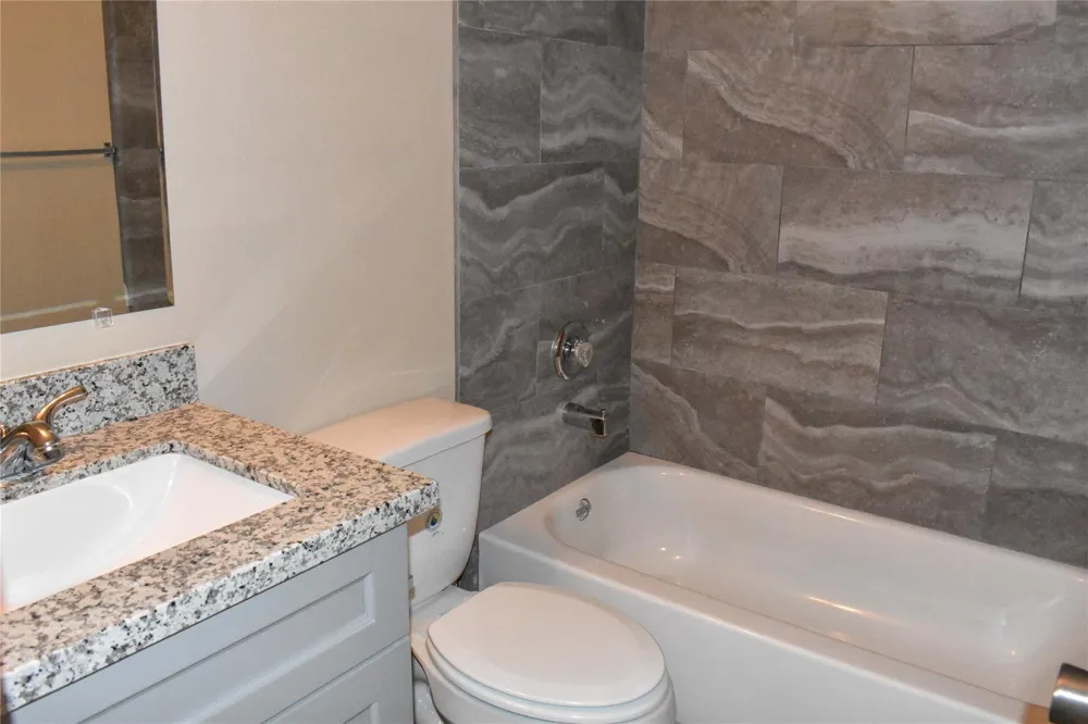 4746 3rd Bacliff, TX 77518