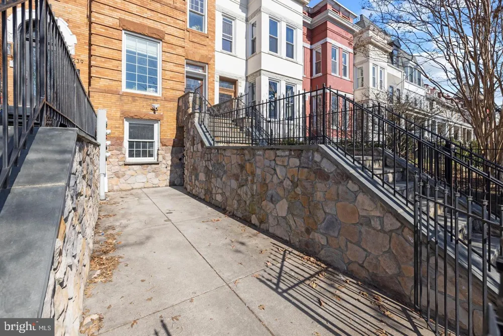 1237 KENYON STREET NW #1 Washington, DC 20010
