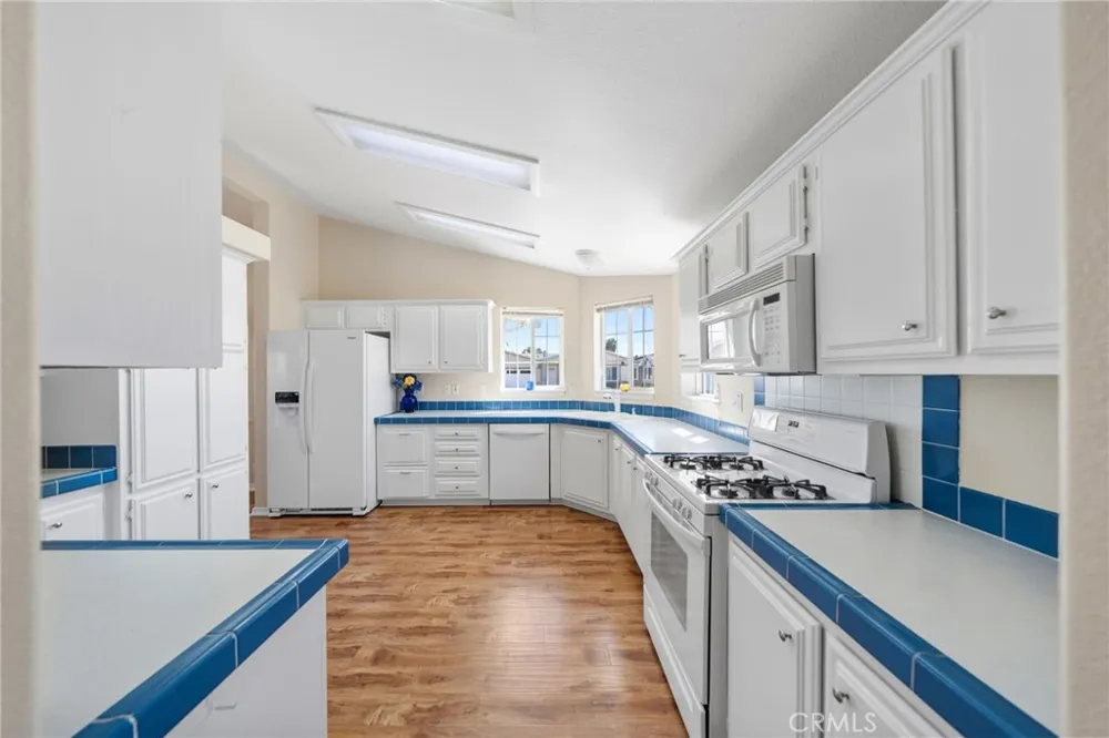 38055 Calle Amigable Murrieta, CA 92563