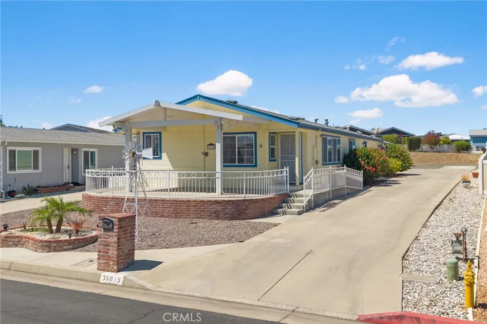 38055 Calle Amigable Murrieta, CA 92563
