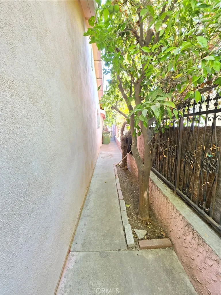 12933 Goleta Pacoima, CA 91331