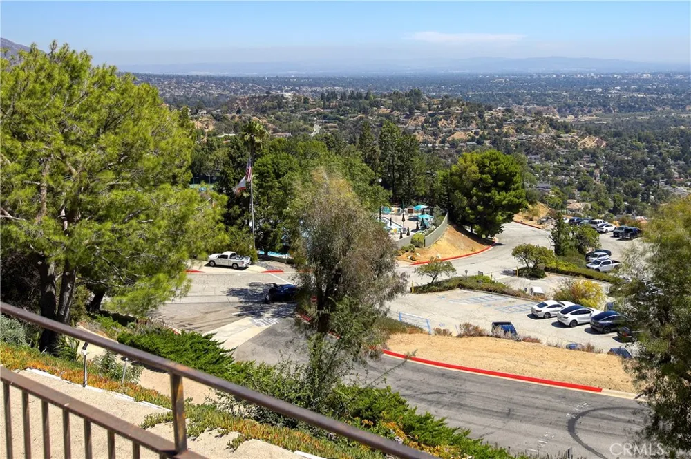 750 Galaxy Heights La Canada Flintridge, CA 91011