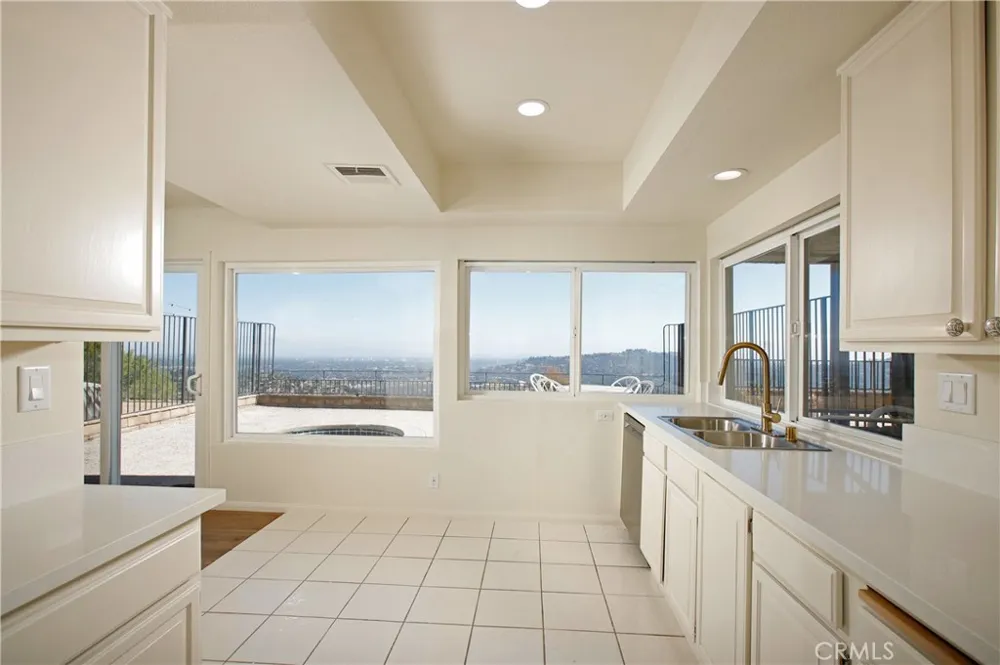 750 Galaxy Heights La Canada Flintridge, CA 91011