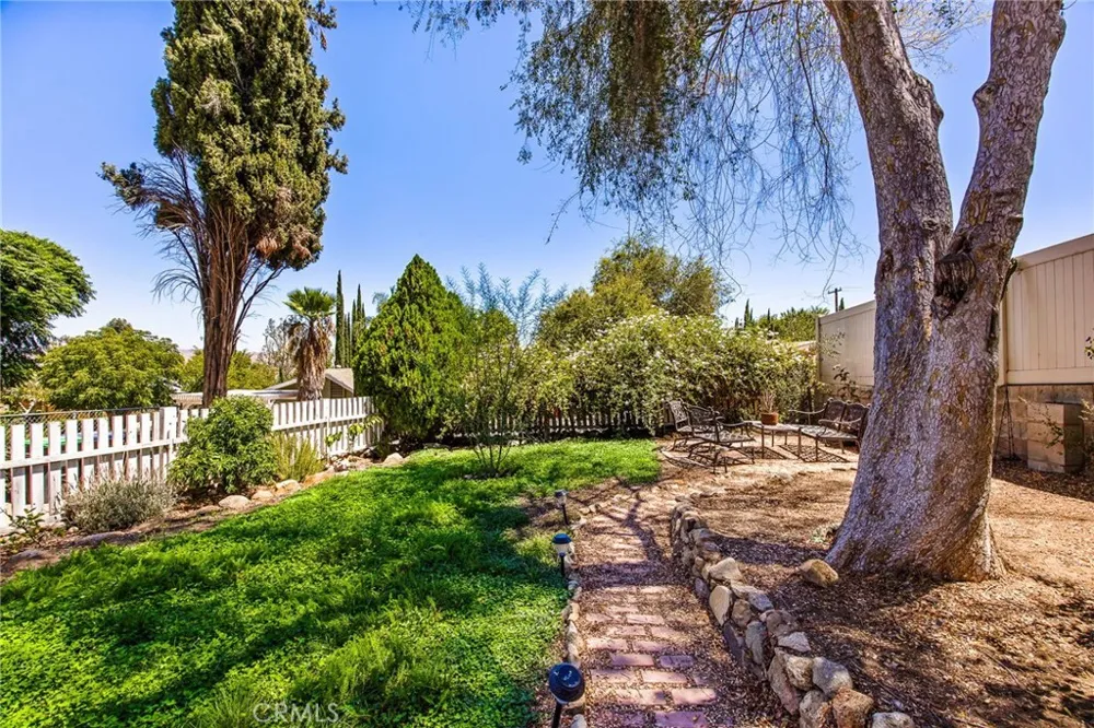 33205 Zellar Lake Elsinore, CA 92530