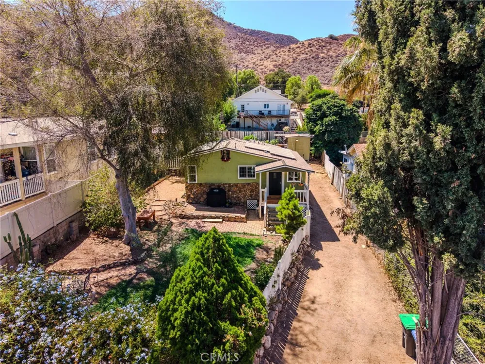 33205 Zellar Lake Elsinore, CA 92530