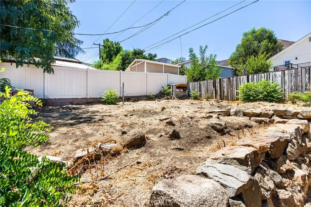 33205 Zellar Lake Elsinore, CA 92530