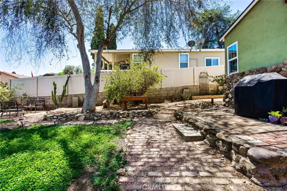 33205 Zellar Lake Elsinore, CA 92530