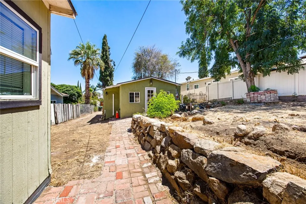 33205 Zellar Lake Elsinore, CA 92530