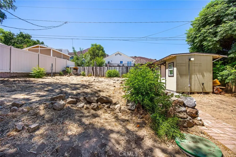 33205 Zellar Lake Elsinore, CA 92530