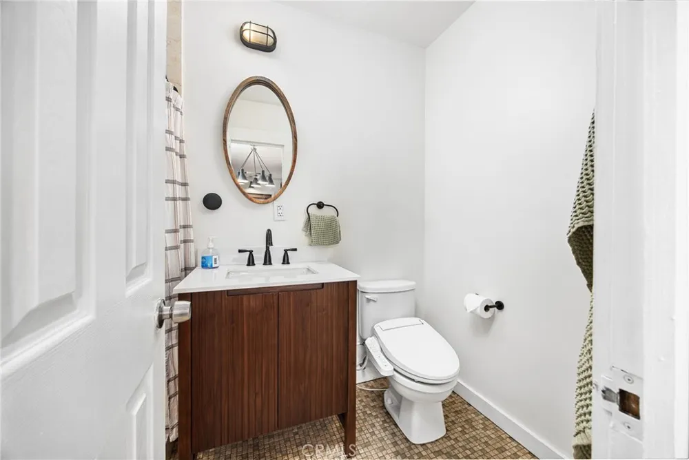 33205 Zellar Lake Elsinore, CA 92530